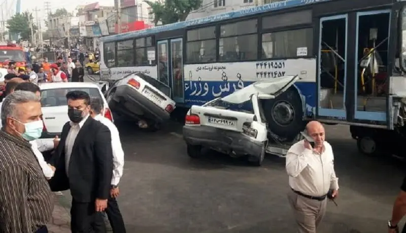 حادثه‌های امروز/ تصادف زنجیره‌ای در کرج/ سقوط هواپیمای اف ۷ در اصفهان