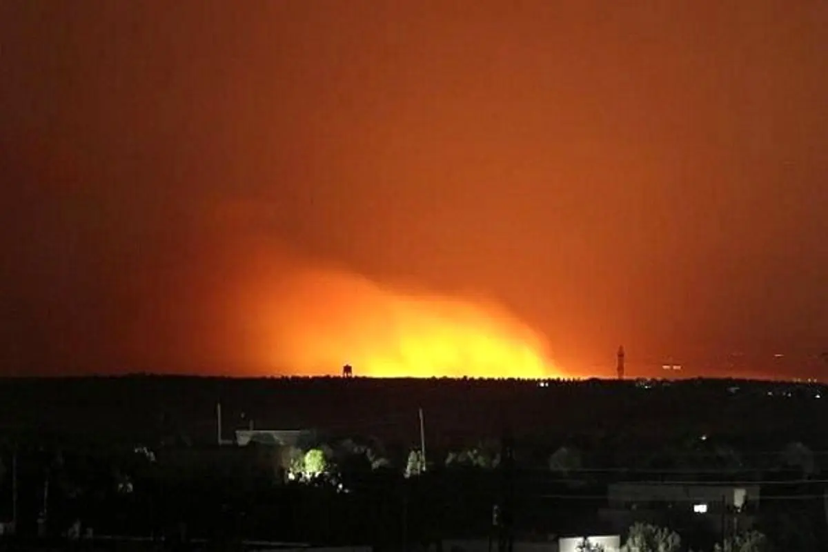 آتش‌سوزی گسترده در مرز سوریه و ترکیه/ انبار مهمات مخالفان در سوریه آتش گرفت