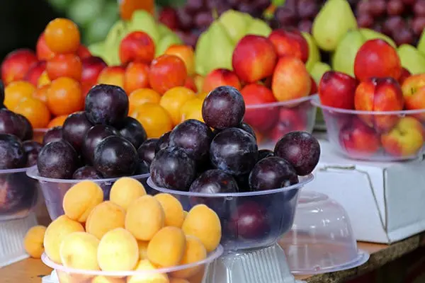 این میوه‌ها همچنان زیر ۱۰۰ هزار تومان قیمت ندارند