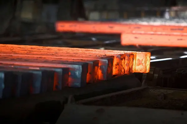 کارخانجات فولاد ایران تعطیل می‌شوند؟/ زیان ۴ میلیارد دلاری در تولید فولاد