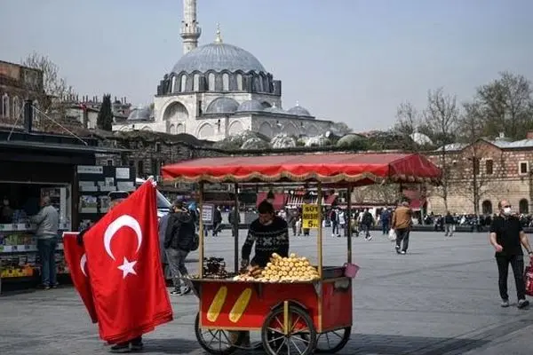 واکنش‌ها نسبت به افزایش دستمزد در ترکیه/ تلاش بانک مرکزی برای مهار تورم پیچیده می‌شود