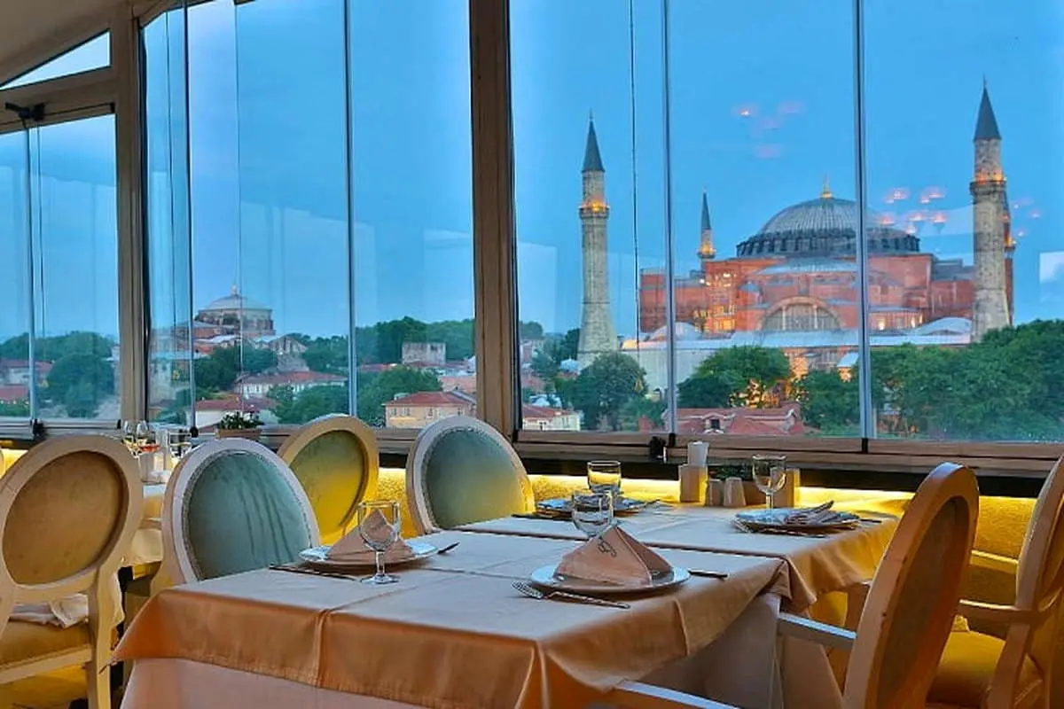 قیمت تور استانبول هتل پنج ستاره چقدر است؟