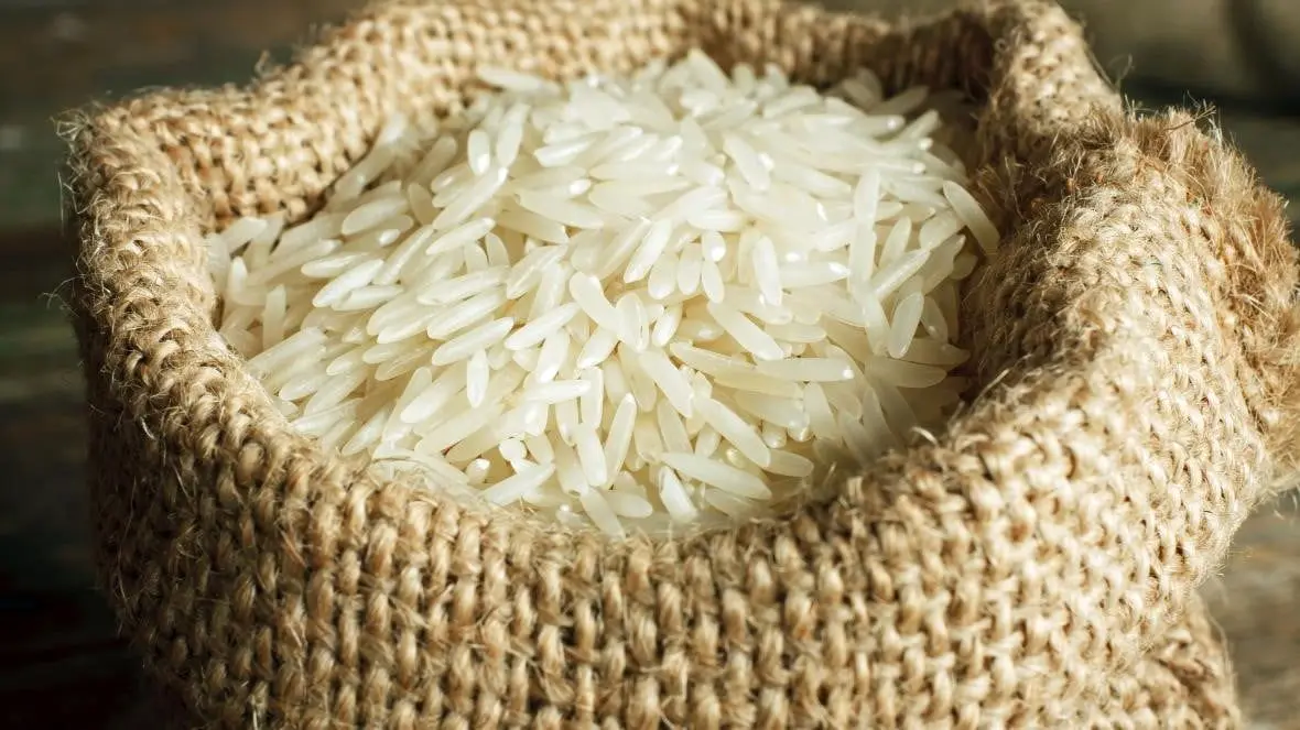 آبگرفتگی محموله‌های برنج در گمرک