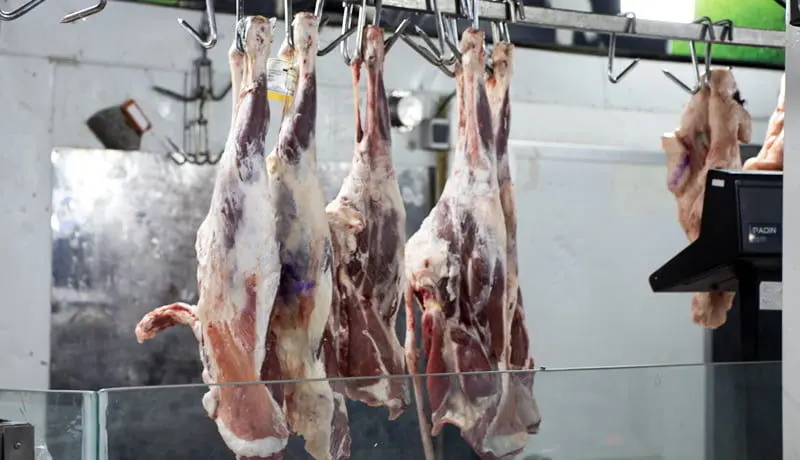 قیمت گوشت امروز ۱۵ شهریور ۱۴۰۱/ گوشت مصرفی کارگران نصف شد