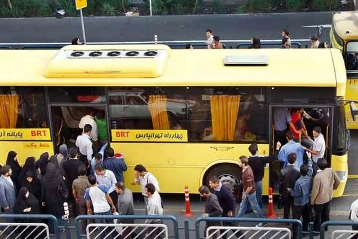 آغاز سال تحصیلی جدید با کمبود اتوبوس/ صف مسافران در ایستگاه‌ها طولانی‌تر می‌شود