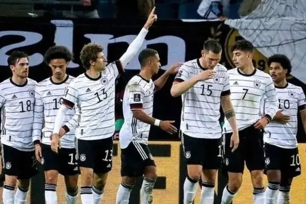 شانس قهرمانی تیم یک میلیارد یورویی آلمان چقدر است؟