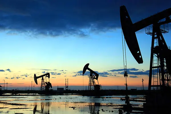 تداوم نوسانات قیمت نفت/ ایران نفت خود را 37 دلار می‌فروشد؟