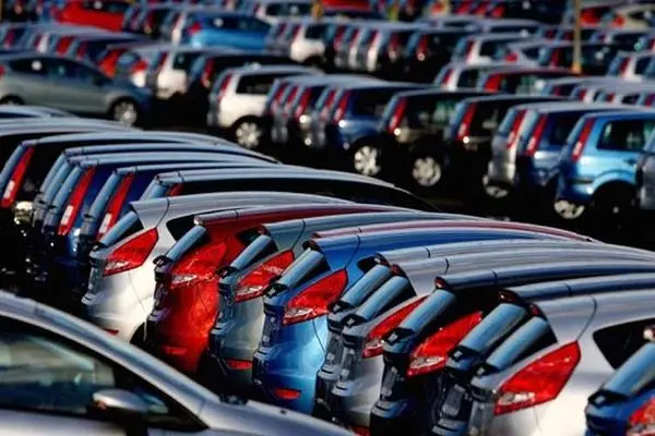 بازار داغ فروش امتیاز واردات خودرو / قیمت‌ تا ۸۰۰ میلیون تومان رسید!