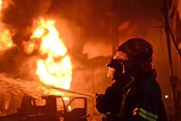خسارت سنگین آتش‌سوزی به ۱۰۰ واحد تجاری و مسکونی ‌در شفت