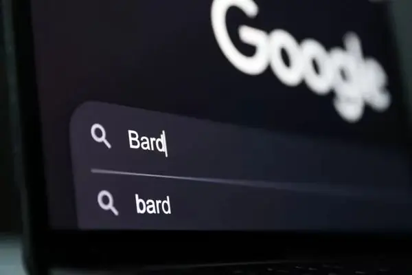 یک پاسخ اشتباه هوش مصنوعی Bard، سهام گوگل را 140 میلیارد دلار کاهش داد!