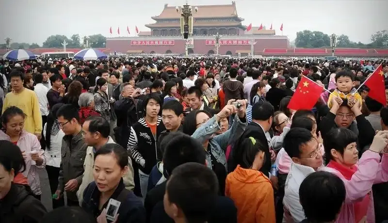 چین برای افزایش جمعیت چه امتیازاتی به مردم خود می‌دهد؟
