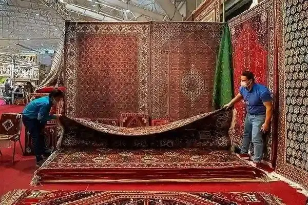 موزه‌ها نباید محل نمایش جسدوار آثار باشند/ افزایش اعتبار موزه ملی فرش ایران