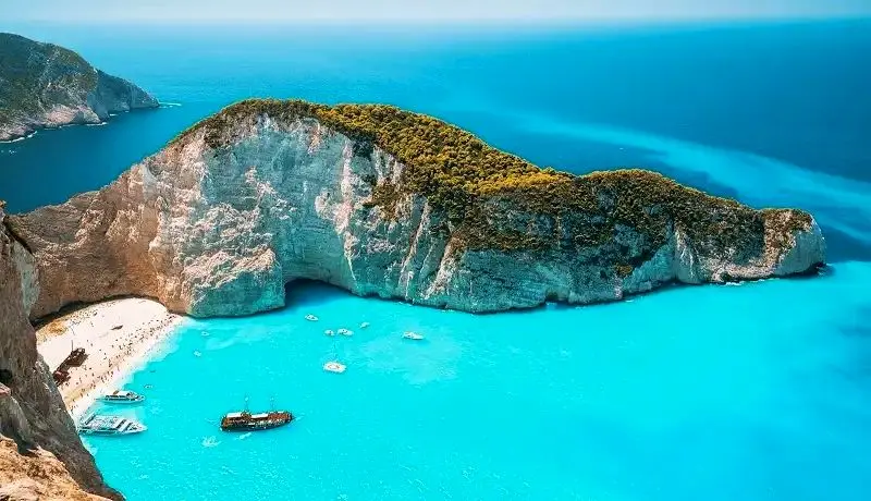 یونان چگونه جزایر خود را به حراج گذاشت؟/ حل بحران بازنشستگی با جزیره‌فروشی