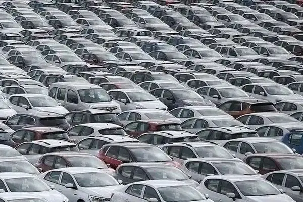 چشم‌پوشی سازمان تعزیرات حکومتی از تخلف خودروسازان