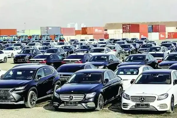 تعرفه واردات خودرو اصلاح شد/ سود بازرگانی خودروهای ۱۰۰۰ تا ۱۵۰۰ سی‌سی کاهش یافت