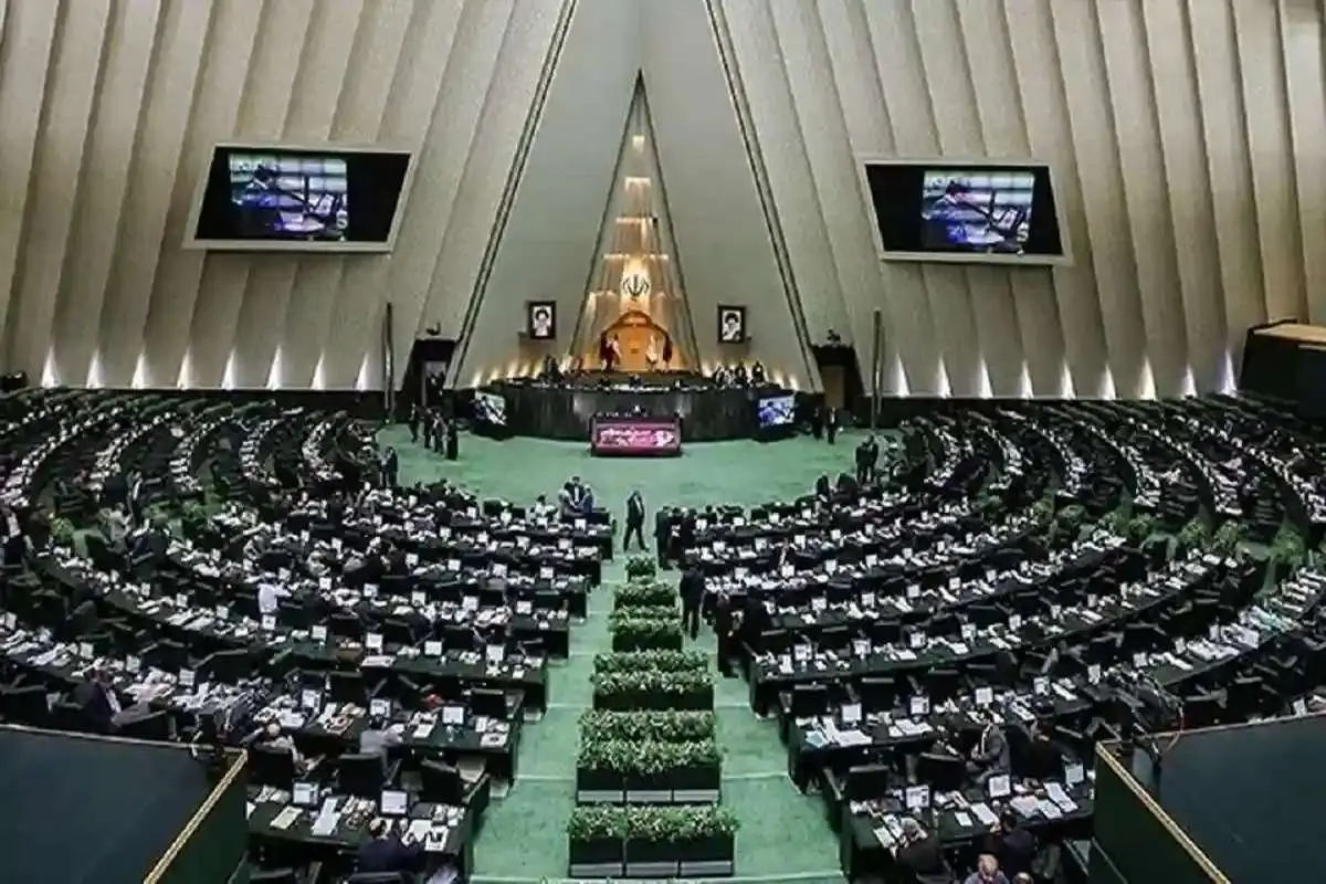 بررسی لایحه عفاف و حجاب در پستوی مجلس/ ترس نمایندگان از افکار عمومی