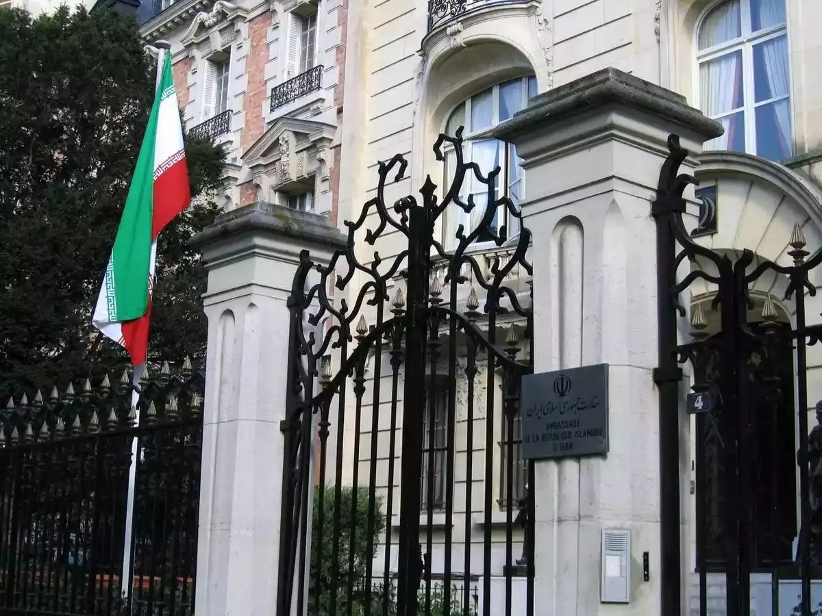 حمله به سفارت ایران در پاریس + عکس