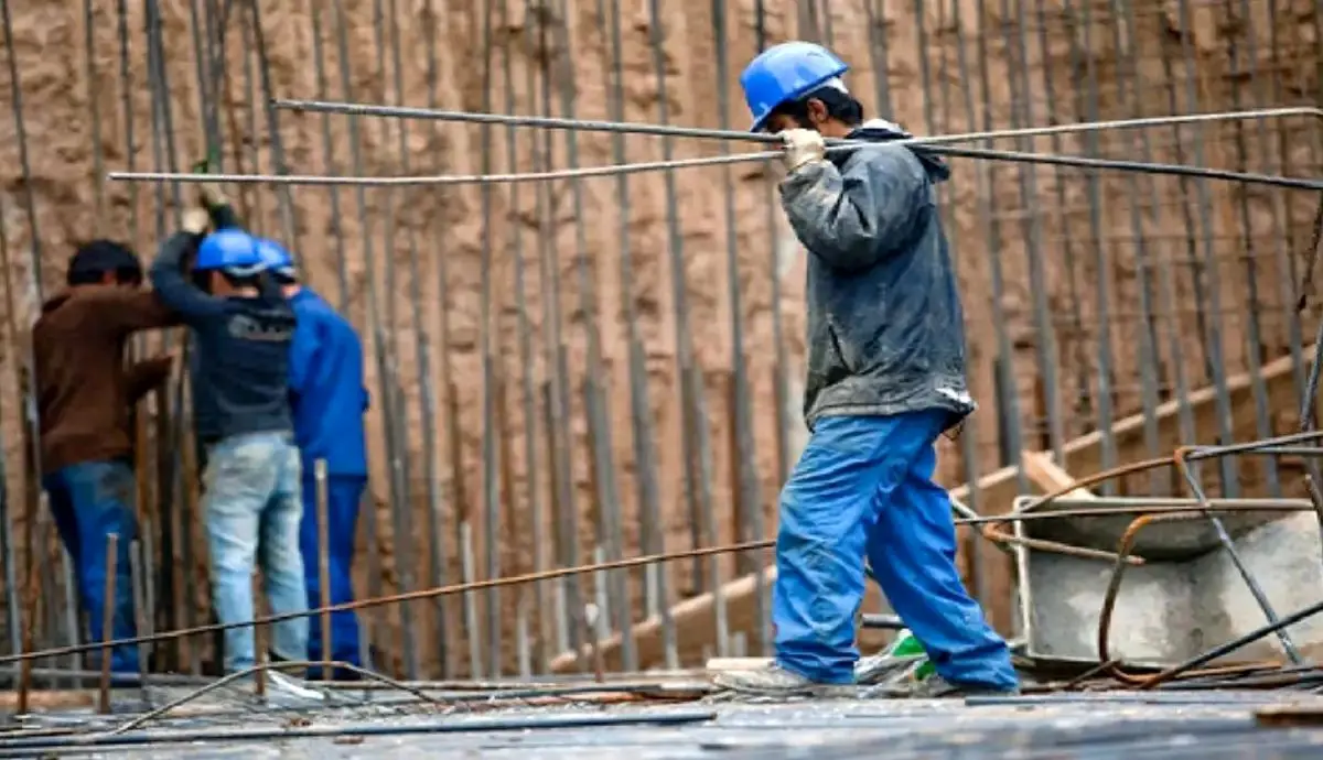 نصف حقوق کارگران صرف اجاره بها می‌شود/ دولت برای مسکن کارگران چاره‌اندیشی کند