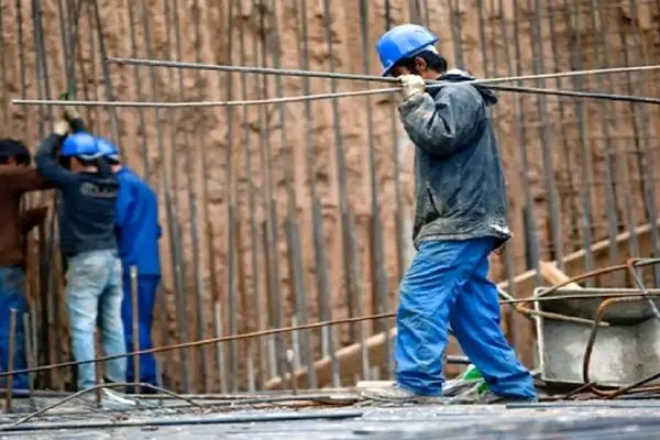حقوق کارگری ۴۰ درصد سبد معیشت آنها را پوشش می‌دهد
