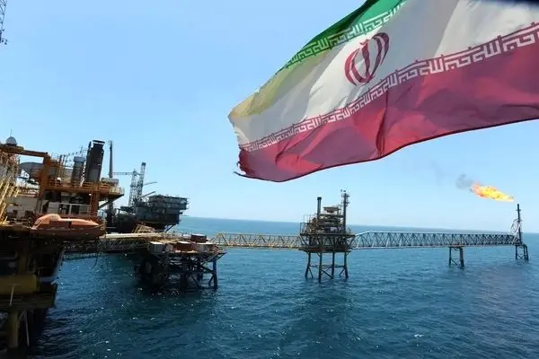 کام خریداران چینی نفت ایران تلخ شد/ کاهش تخفیف‌های ایران به چینی‌ها