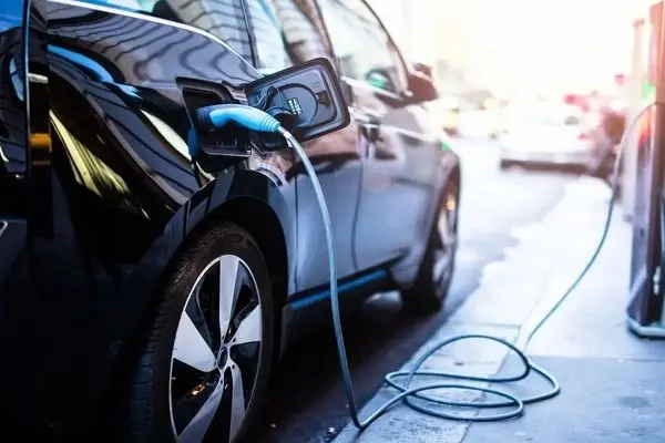 اعلام زمان ثبت‌نام خودروهای برقی وارداتی/ بودجه واردات خودروهای برقی از بنزینی جدا است