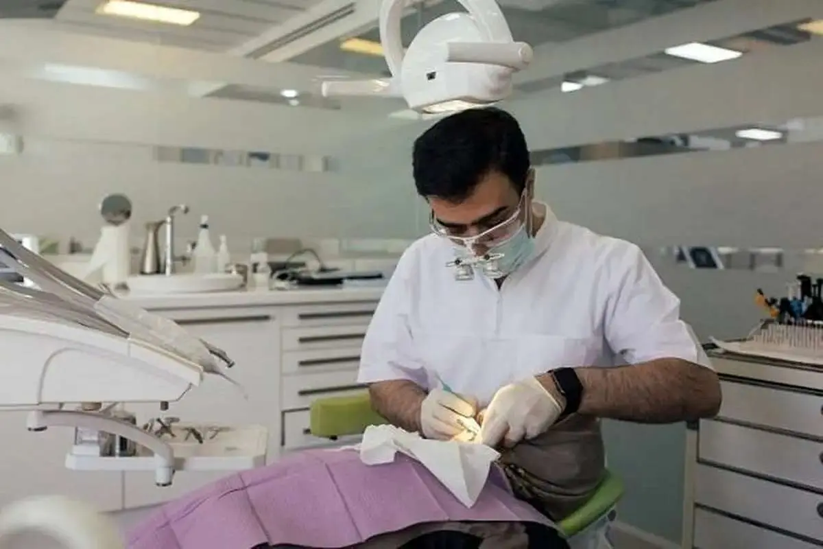 تاثیر فقر بر بهداشت دهان و دندان در ایران/ بعد از دارو، دندانپزشکی پول ایرانیان را می‌بلعد