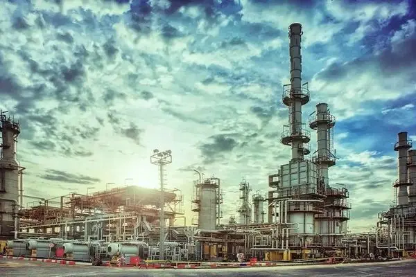 کاهش سود شتران در نیم‌سال اول / پالایشگاه نفت تهران در آتش کرک اسپردها سوخت!