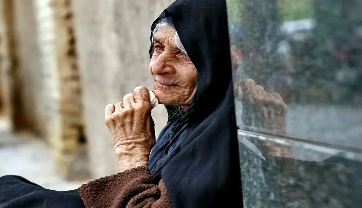 شیوع تنهازیستی زنان سالمند در ایران/ یک سوم جمعیت کشور سالمند می‌شود