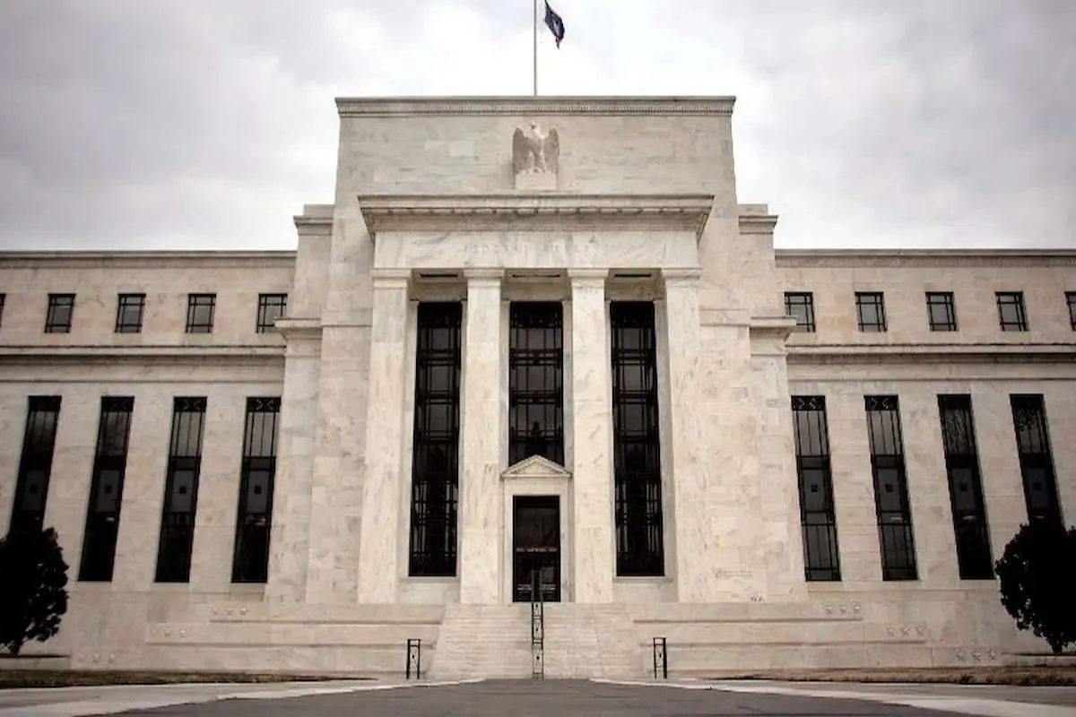 فلسفه استقلال بانک مرکزی از دولت‌ها چیست؟