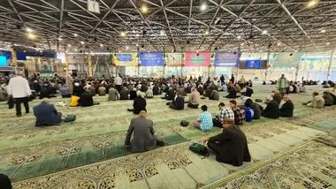 روایت کیهان از میزان حضور مردم در نماز جمعه به اقامت کاظم صدیقی