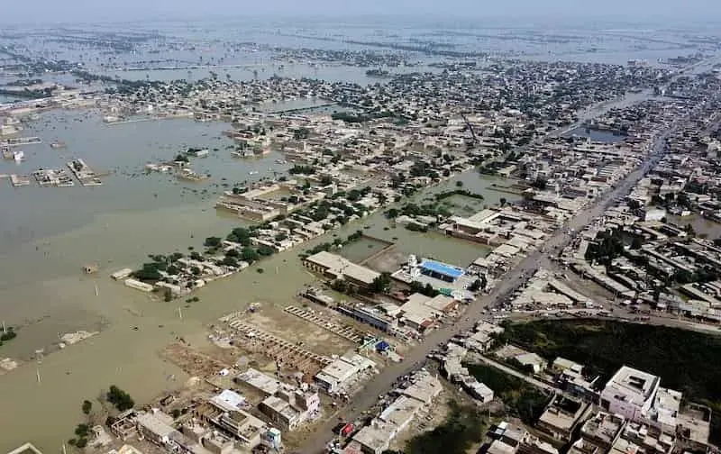 بارندگی و رعد و برق در پاکستان ۲۵ کشته برجای گذاشت