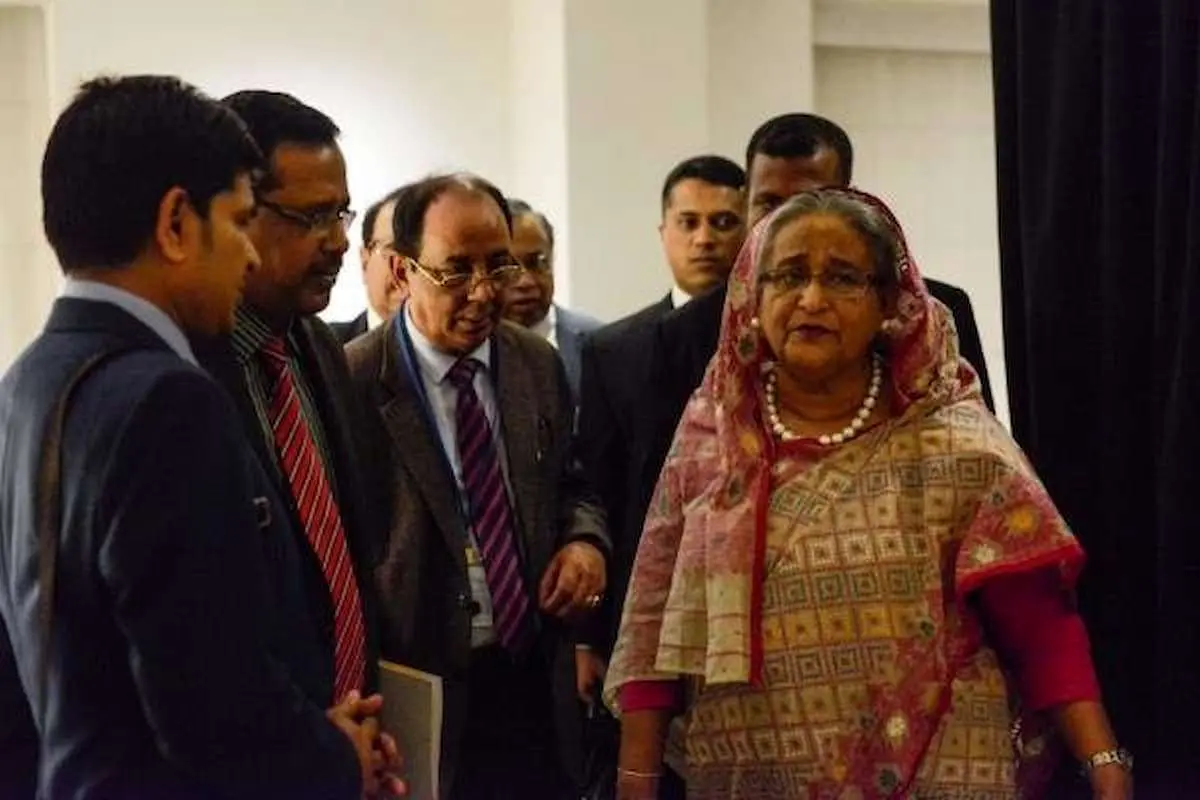 شیخ حسینه کیست؟ بیوگرافی نخست‌وزیر فراری بنگلادش را بخوانید