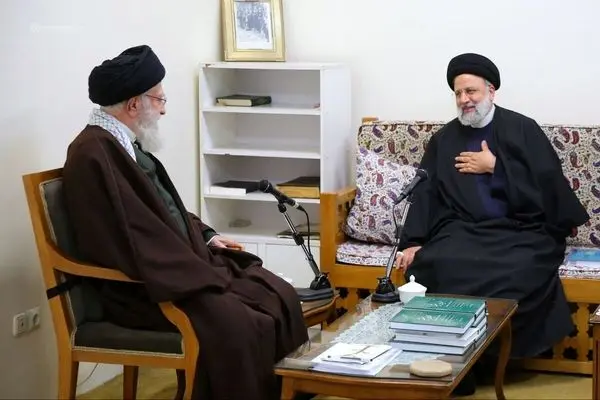 ببینید؛ مسعود و میثم خامنه‌ای در ختم رئیسی