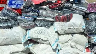 سرریز پوشاک قاچاق غیربهداشتی به بازار ایران/ جنس‌های قاچاق در طویله نگهداری می‌شوند!