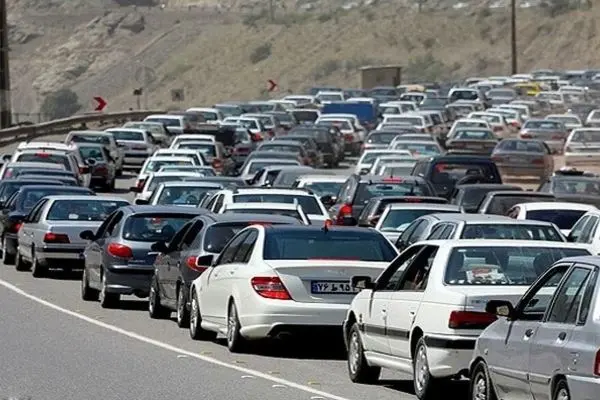 ترافیک سنگین در محورهای چالوس، فیروزکوه و آزادراه کرج - قزوین