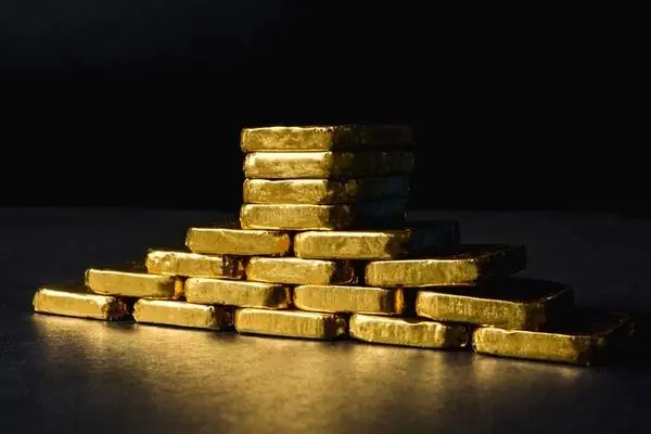 قیمت طلای جهانی در ۲۰۳۵ دلار ثابت ماند