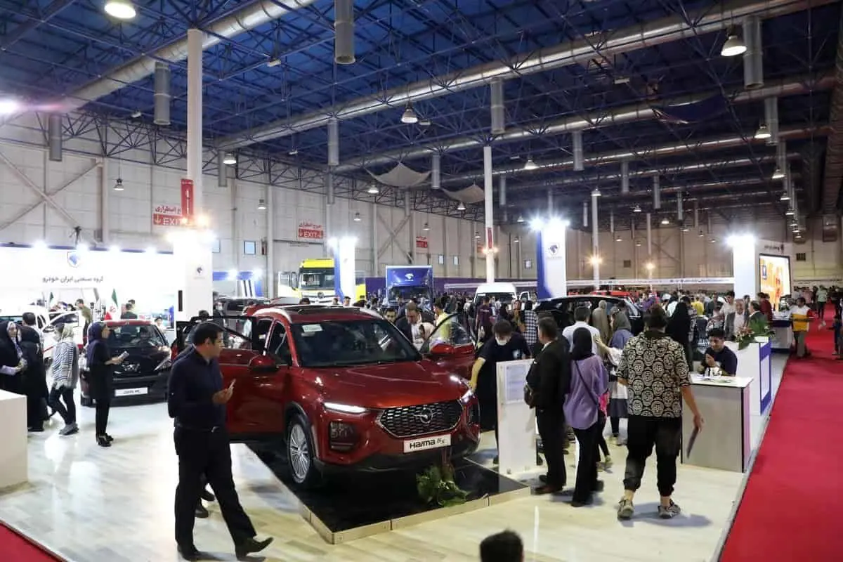  شوی چینی در فرش قرمز ایرانی/ علت تعدد برگزاری نمایشگاه‌های خودرو چیست؟