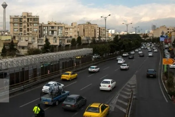  حل مشکل آلودگی هوا و ترافیک تهران، دو خواسته تهرانی‌ها از رئیس جمهور آینده است.