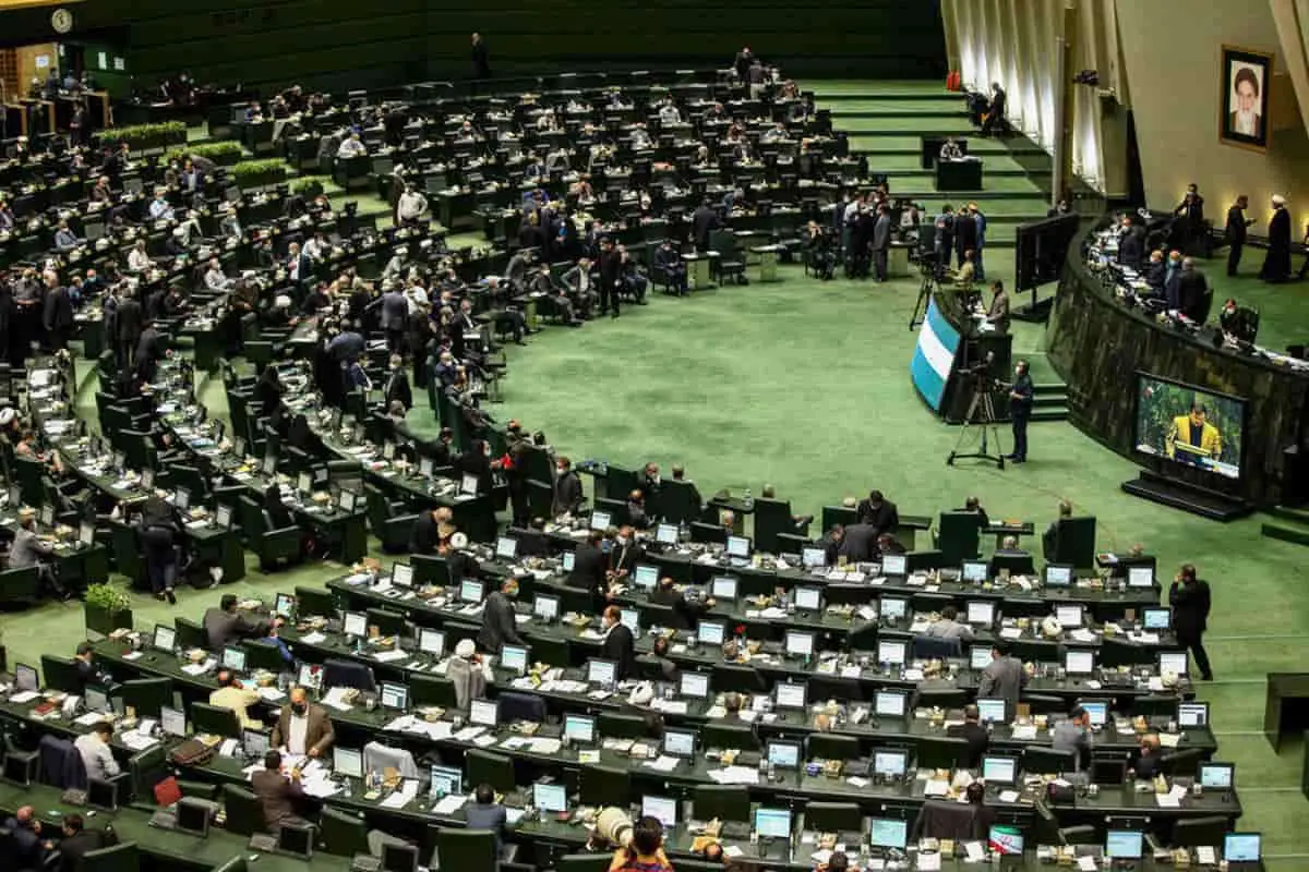 اتفاقی نادر در مجلس دوازدهم؛ نمایندگان ۸۰ میلیون ایرانی با رای کمتر از ۱۰ هزار رای!