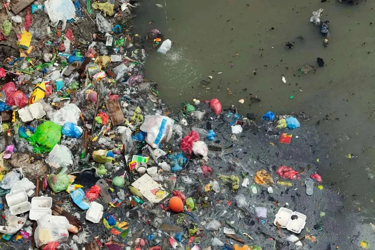 صنعت پلاستیک، متهم به فریب مردم در مورد بازیافت شد