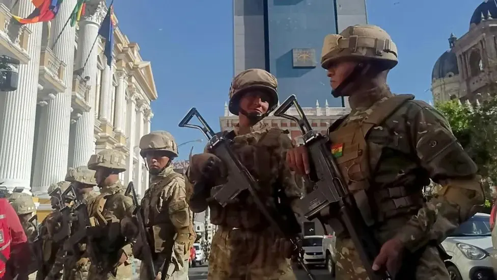 کودتا در بولیوی ؛ ورود تانک به کاخ رئیس جمهور + 3 ویدئو