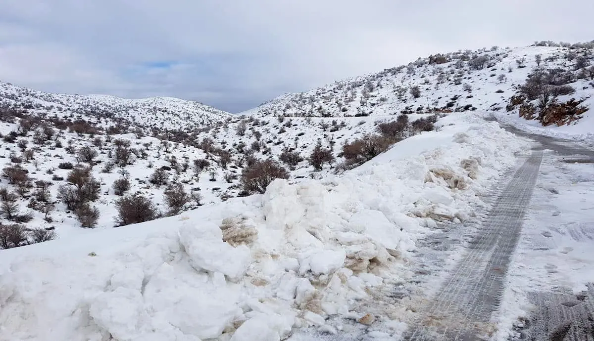 خطر ریزش سنگ و بهمن در محورهای کوهستانی البرز/ احتیاط کنید