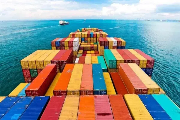 ۸۴ درصد تجارت خارجی ایران با ۱۰ کشور انجام می شود