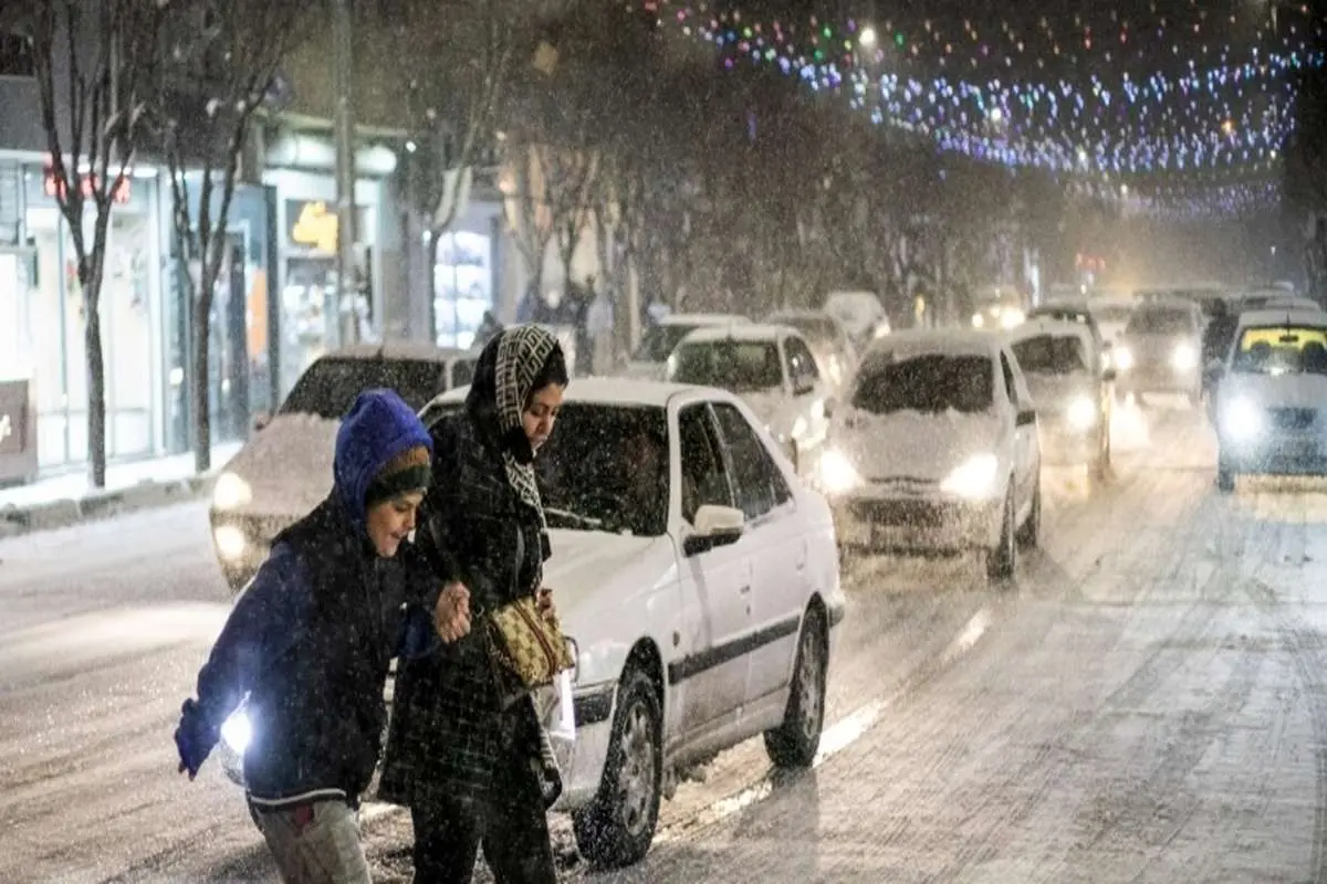 آزادراه تهران- شمال تا ۲۳ اسفند مسدود است/ برف و باران در محورهای مواصلاتی