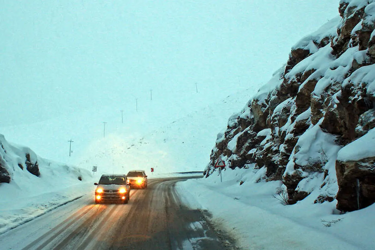 برف و باران در جاده‌های ۲۵ استان/ ترافیک روان جاده‌ها در ساعات پایانی سال ۱۴۰۲