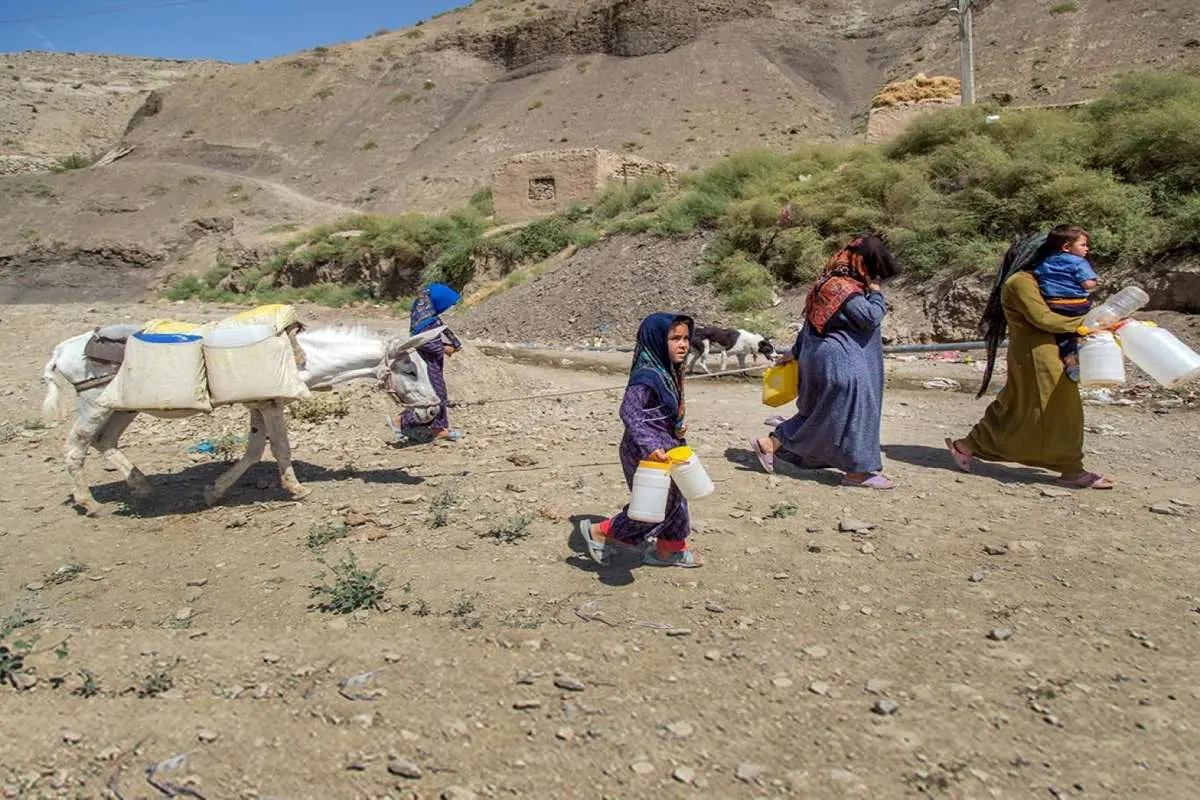 نادیده گرفتن زنان در سازگاری با بحران آب/ وضعیت کنونی زنان در داستان آب ادامه‌ نگاه در دیگر عرصه‌های اجتماعی است 