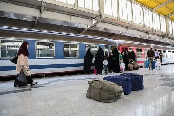 فروش بلیت قطارهای مسافری برای نیمه دوم فروردین از امروز 