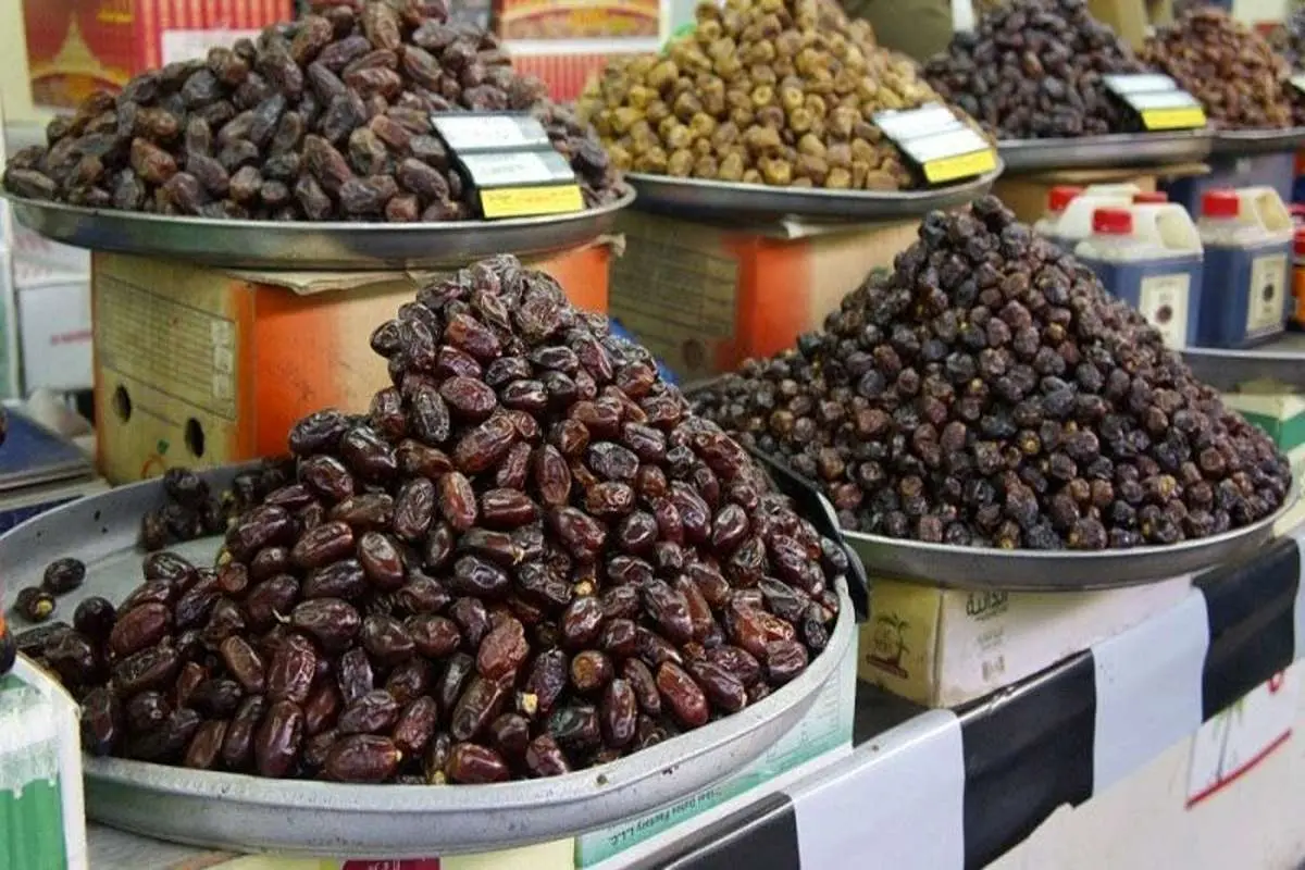 خرما با قیمت ۳۸ هزار تومان در میادین میوه و تره‌بار عرضه می‌شود