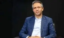 وحید شقاقی: دولت می تواند دلار را ده هزار تومان پائین بیاورد