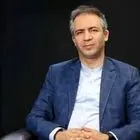 وحید شقاقی: دولت می تواند دلار را ده هزار تومان پائین بیاورد